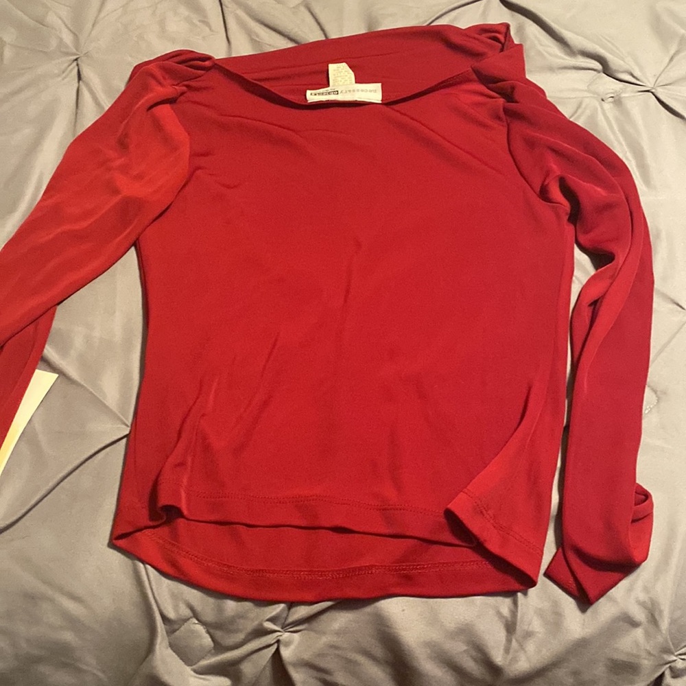 Red blouse - Picture 4 of 4